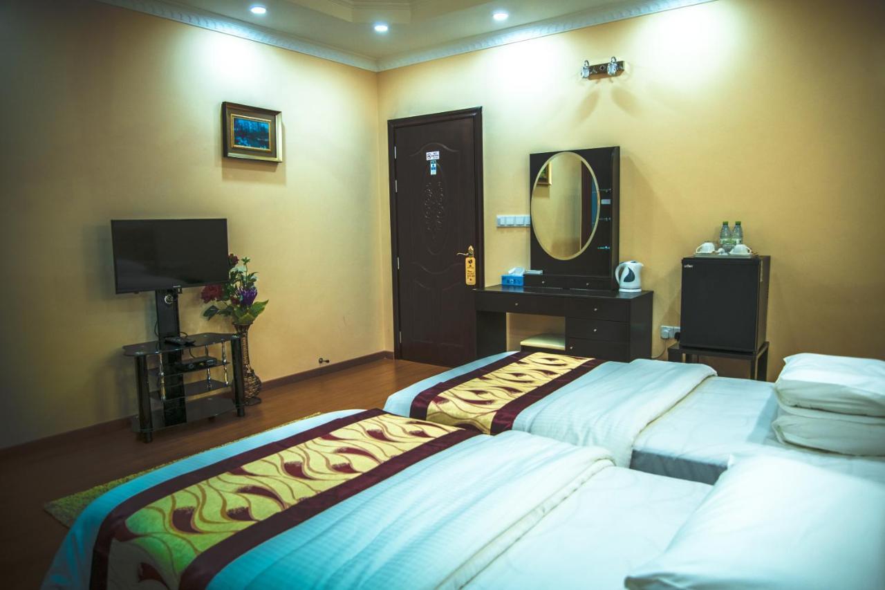 Hotel Abuharee Grand Addu City Exterior foto